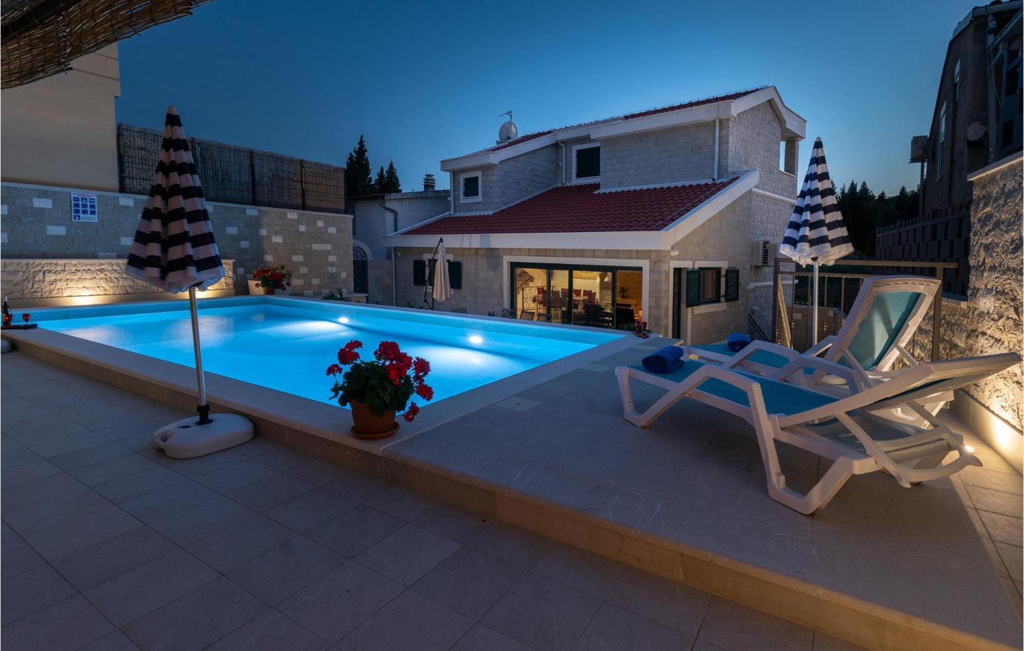 Lovely Home In Klek With House A Panoramic View Kültér fotó